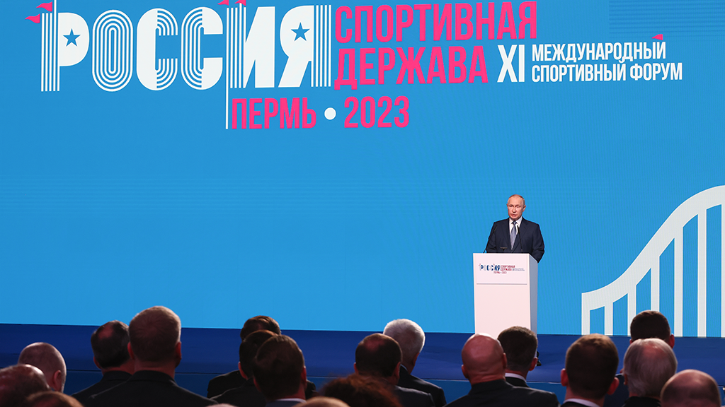 Владимир Путин поддержал идею возобновления спортивных парадов на Красной площади